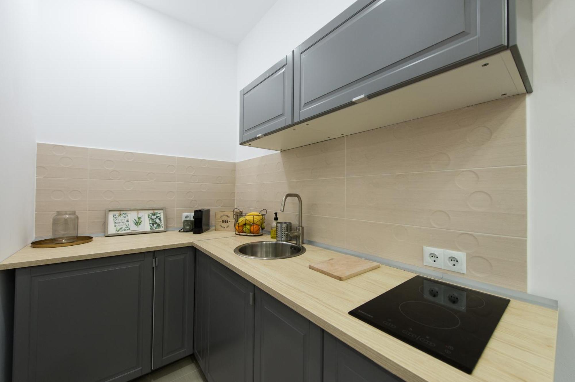 Apartament Gorgeous Flat With Patio And Mountain Views