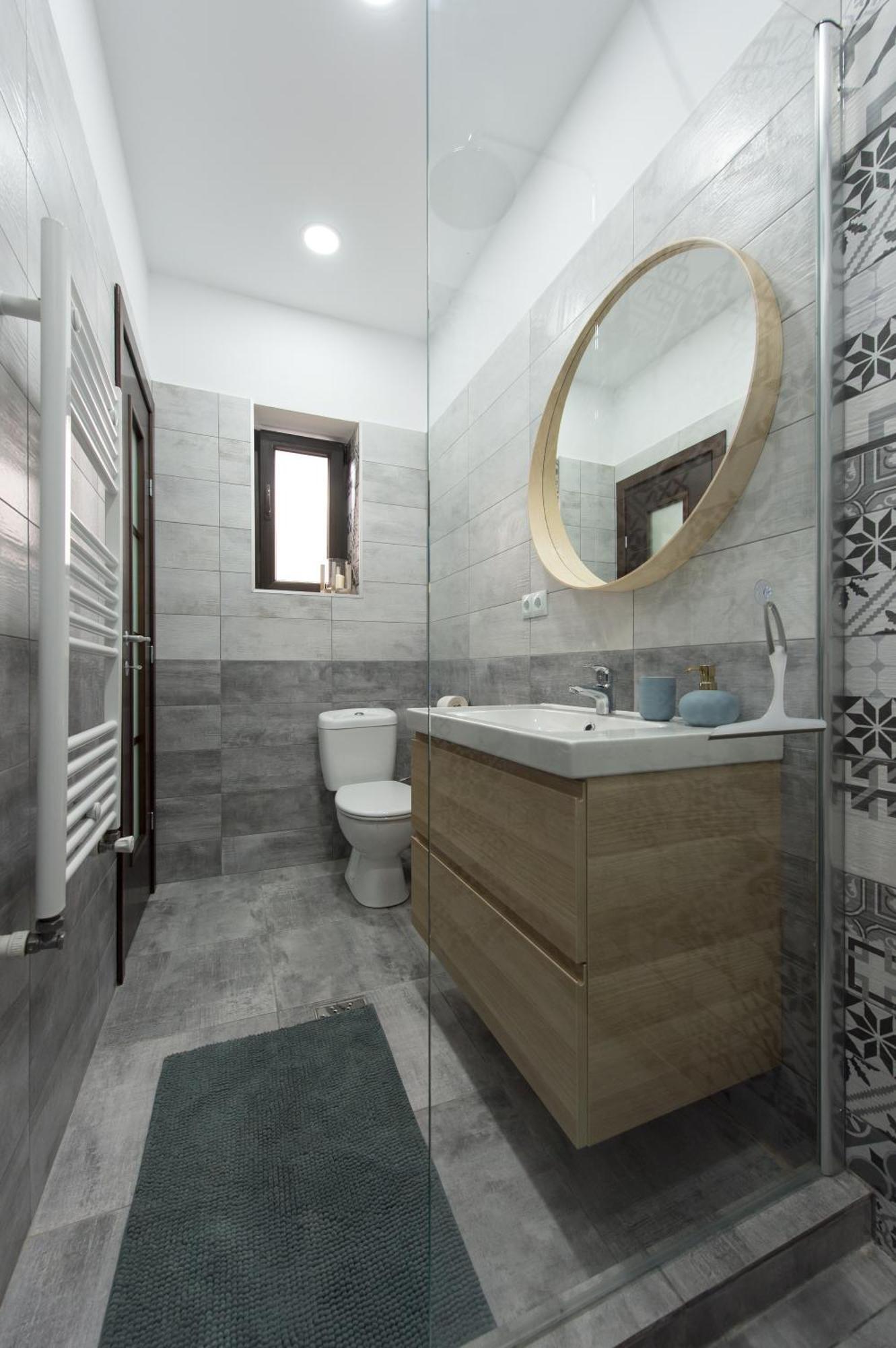 Apartament Gorgeous Flat With Patio And Mountain Views